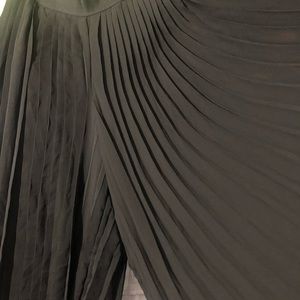 Sheer pleated pant